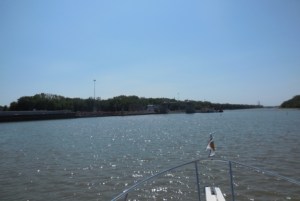 Approaching Peoria Lock