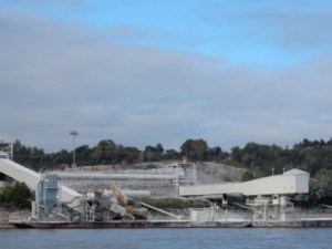 Rock quarry - MS River