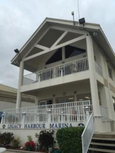 Marina Office & Cruiser's Lounge