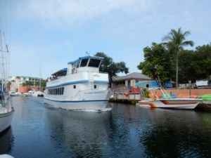 Glass Bottom Boat leaving