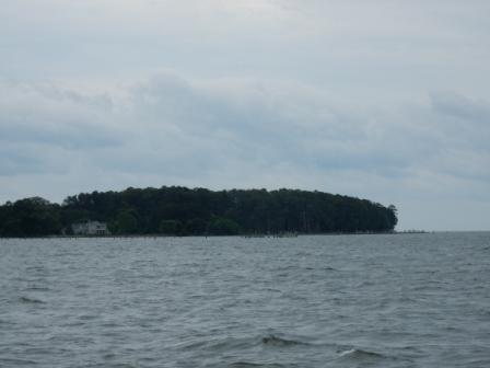 Entering East River - Eastern shore