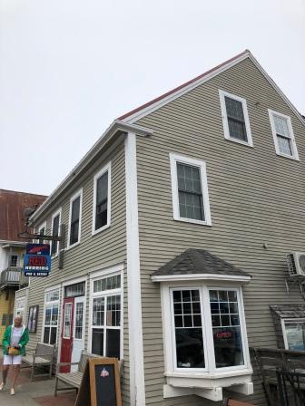 Red Herring Pub &amp; Eatery